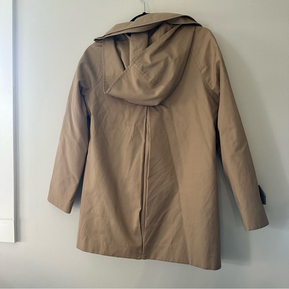 Women’s London fog collection single breasted tan hood trench coat petite small - Picture 3 of 3